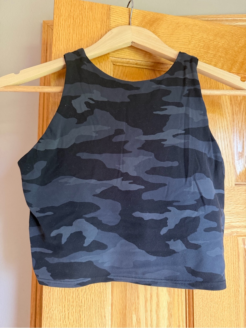 Athleta Conscious Crop Top Sports Bra Black Gray Camo Powervita Small